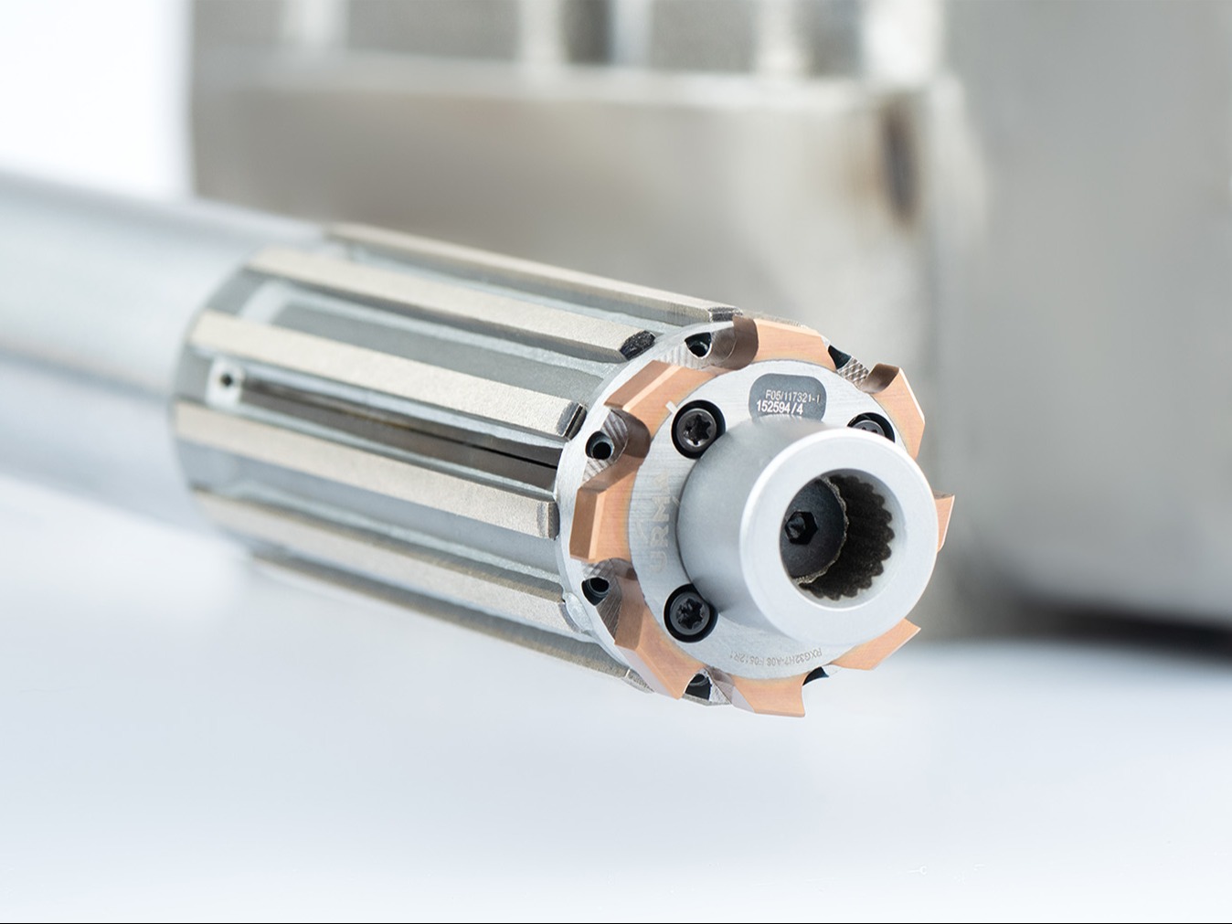 URMA RH reamhone – Reiben und Honen in einem Arbeitsgang