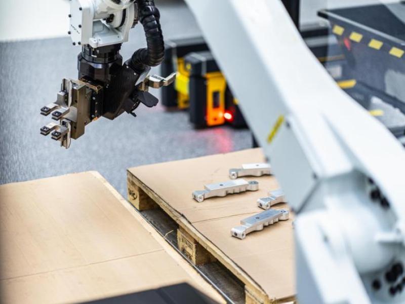 RoboJob präsentiert KI-Innovation auf der EMO Hannover