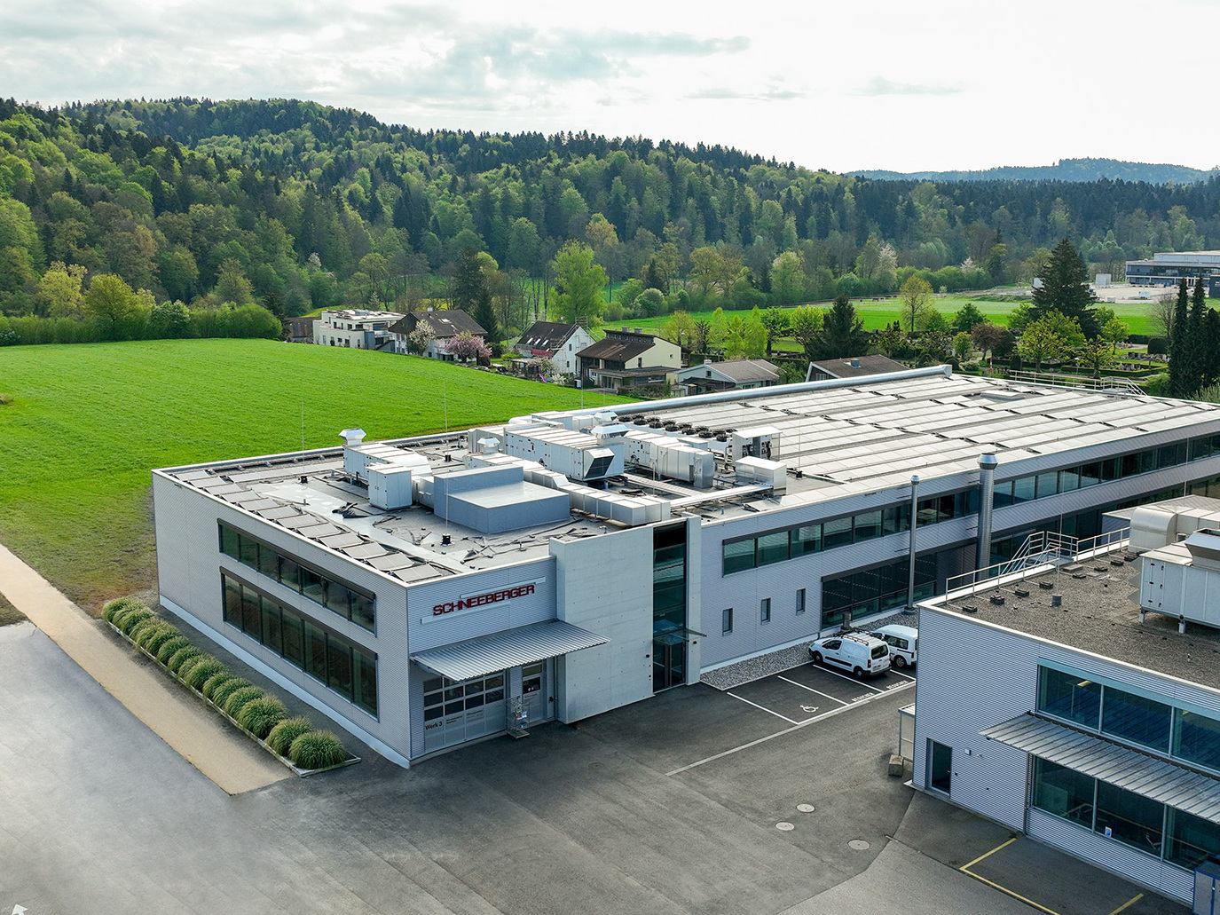 SCHNEEBERGER eröffnet Werk 3 in Roggwil