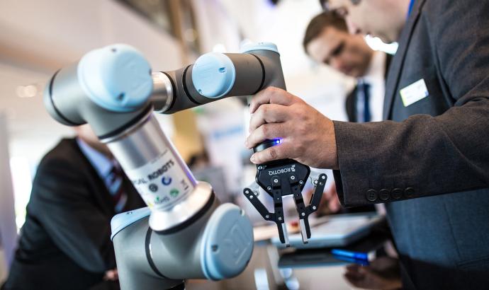 eMagazine Ausgabe 4 | 2019: Cobots im Einsatz für <br>das optimale Klangerlebnis