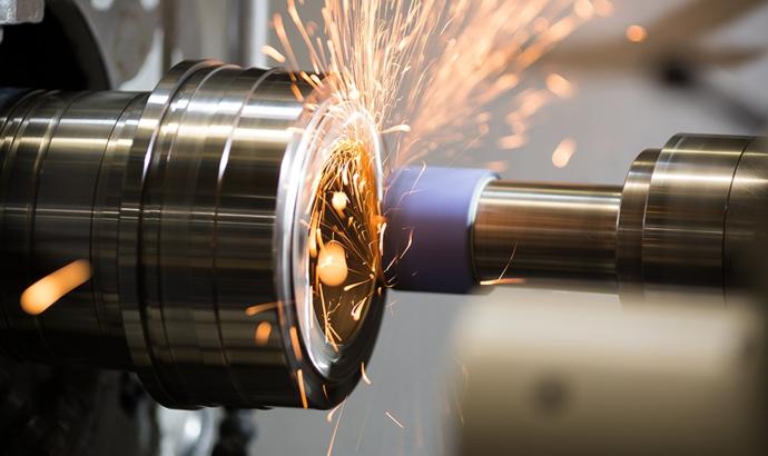 eMagazine Ausgabe 02 | 2025: Präzisionsarbeit braucht menschliches Know-how 